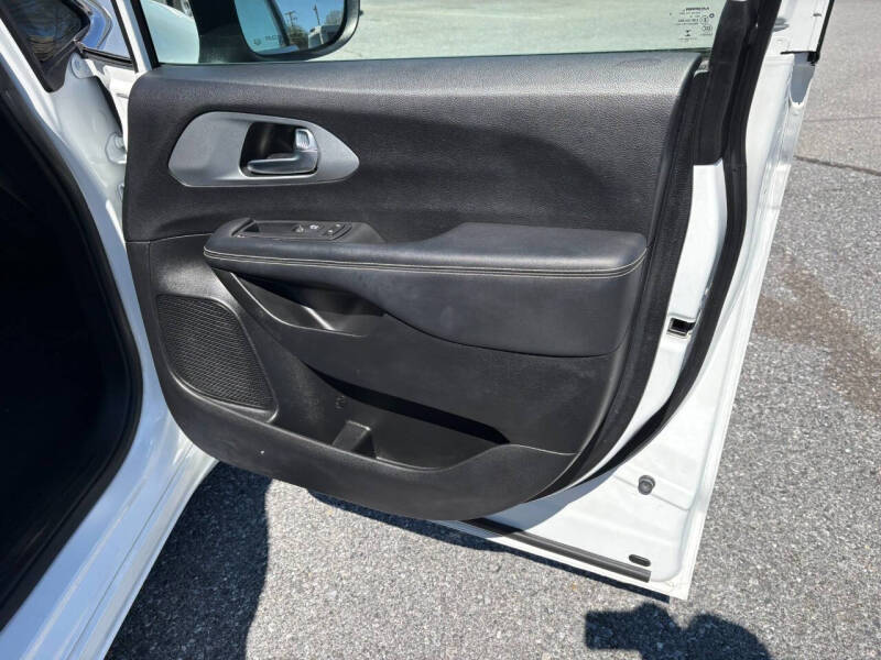 2023 Chrysler Pacifica Touring