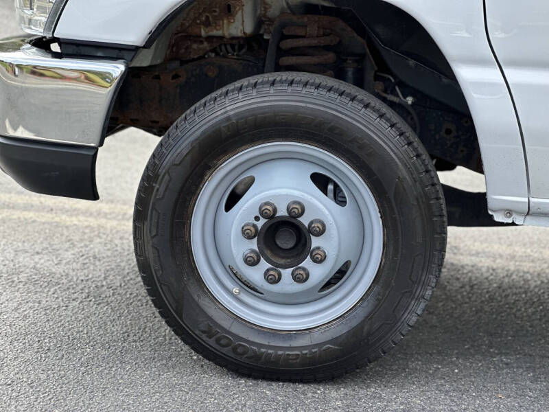 2013 Ford E-Series E-350 SD