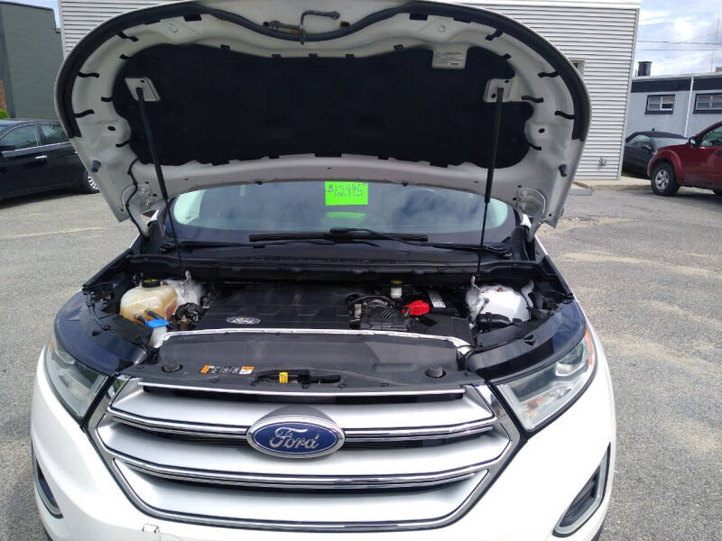 2015 Ford Edge SEL photo 30