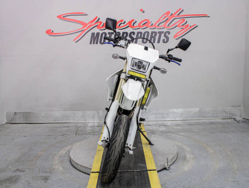 2023 Suzuki DR-Z400SM