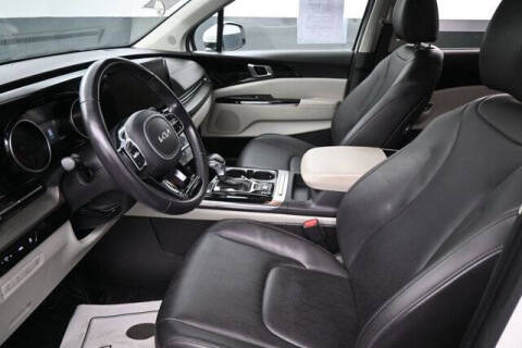 2024 Kia Carnival EX