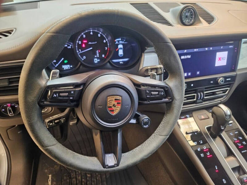 2023 Porsche Macan T