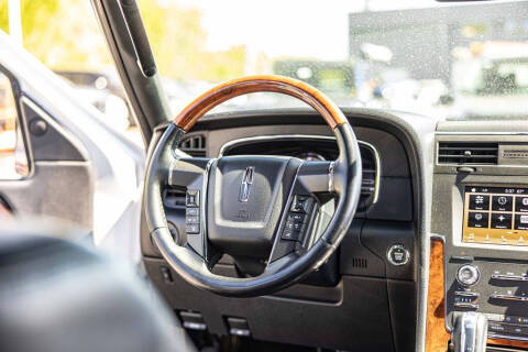 2017 Lincoln Navigator L Select