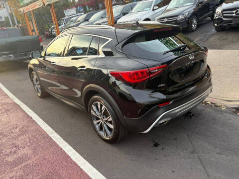 2017 Infiniti QX30 Premium