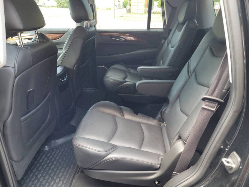 2017 Cadillac Escalade Luxury