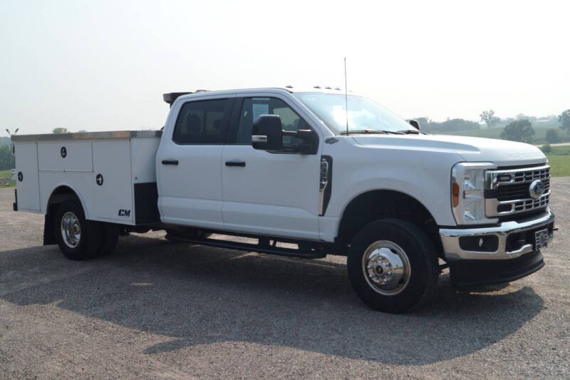 2024 Ford F-350 Super Duty Chassis Cab XL's photo