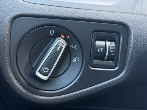 2016 Volkswagen e-Golf SE