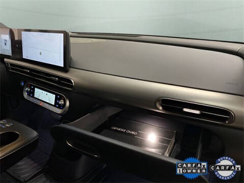 2024 Genesis GV60 Standard