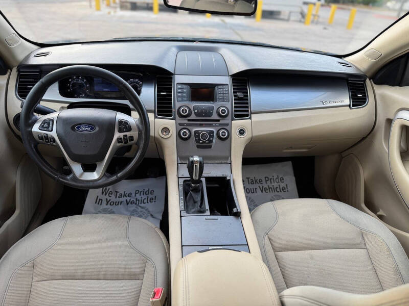 2017 Ford Taurus SEL