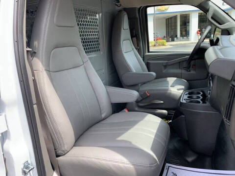 2025 Chevrolet Express 2500