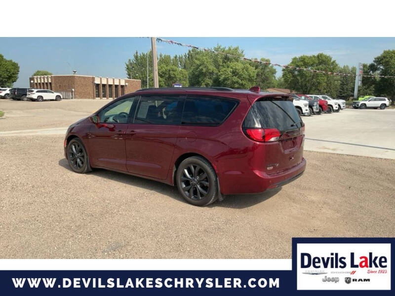 2020 Chrysler Pacifica Touring L