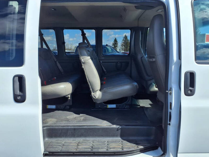 2022 Chevrolet Express LS 3500