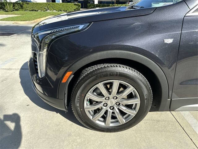 2023 Cadillac XT4 Premium Luxury