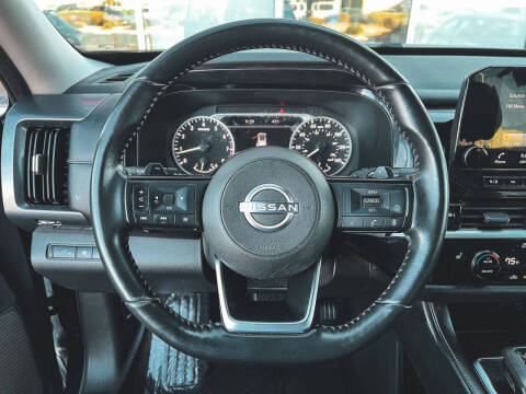 2024 Nissan Pathfinder SL