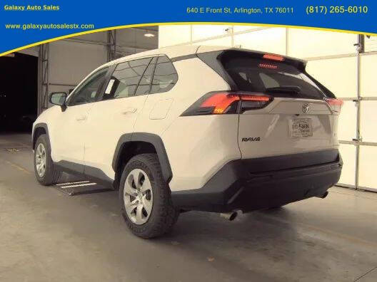 2020 Toyota RAV4 LE