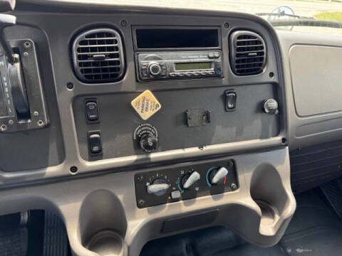 2017 Freightliner M2 106