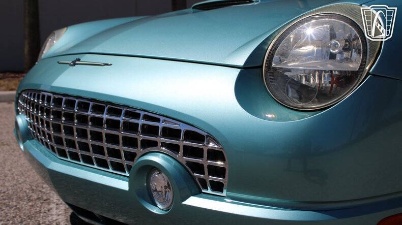 2002 Ford Thunderbird Deluxe