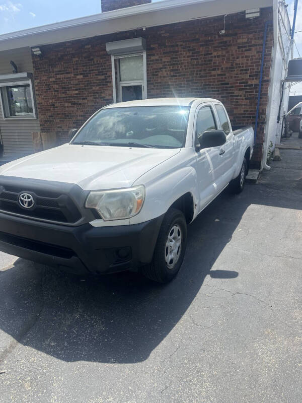 Used 2015 Toyota Tacoma Base with VIN 5TFTX4CN0FX055975 for sale in Rockford, IL