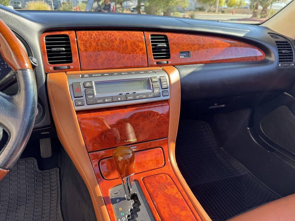 2004 Lexus SC 430 15