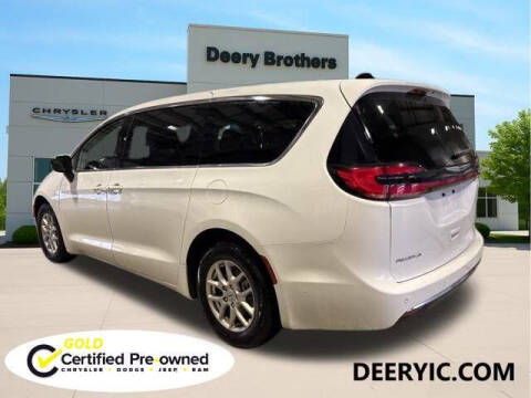 2024 Chrysler Pacifica Touring L