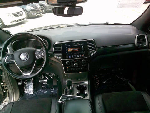 2020 Jeep Grand Cherokee Laredo