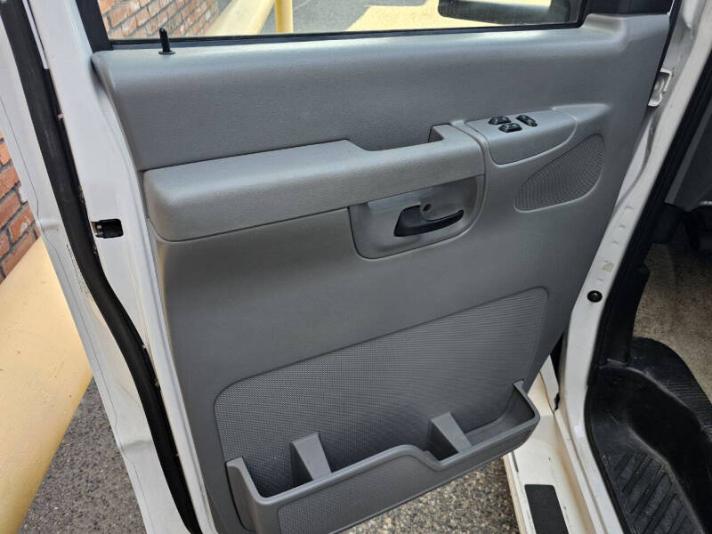 2004 Lexington Class C Mini Motorhome