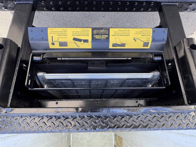 2018 Freightliner M2 106