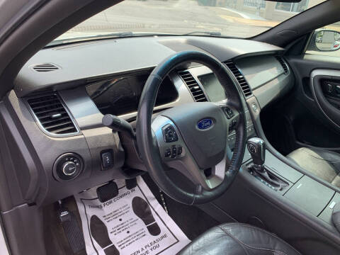 2015 Ford Taurus SEL