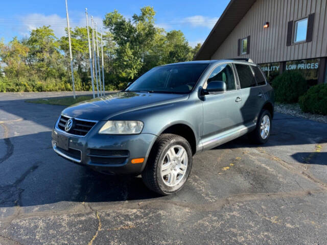 2004 Volkswagen Touareg for sale at BOHL AUTOMOTIVE in Racine, WI