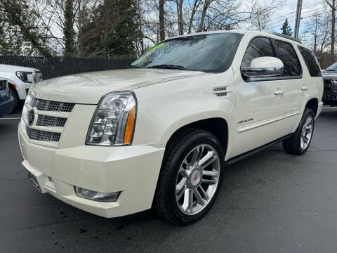 2014 Cadillac Escalade for sale at LULAY'S CAR CONNECTION in Salem OR