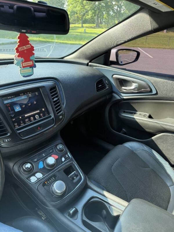 2016 Chrysler 200 S