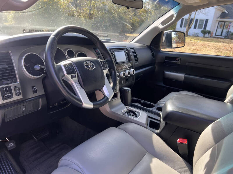 2015 Toyota Sequoia SR5