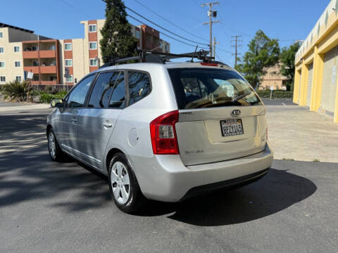2009 Kia Rondo LX