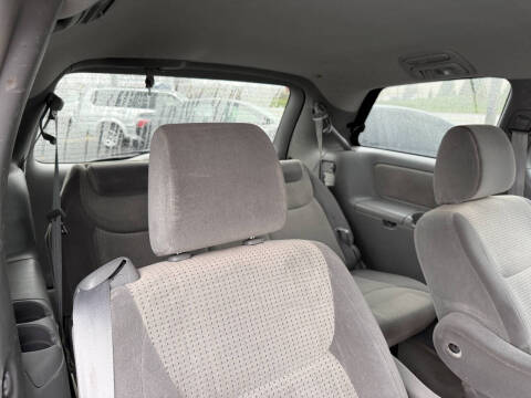 2009 Toyota Sienna LE 7-Passenger