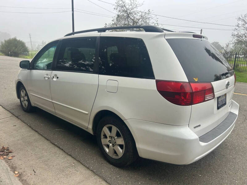 2005 Toyota Sienna