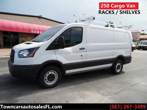 2017 Ford Transit 250 Photo