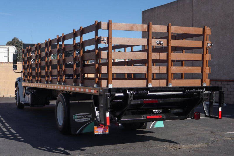 2019 Freightliner M2 106