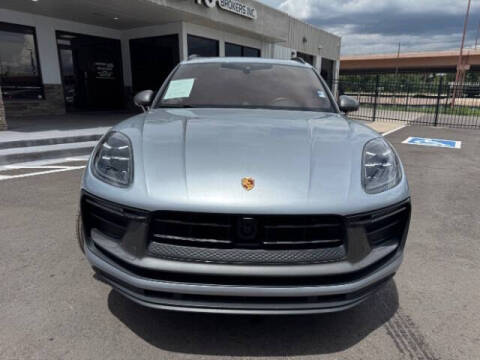 2024 Porsche Macan T
