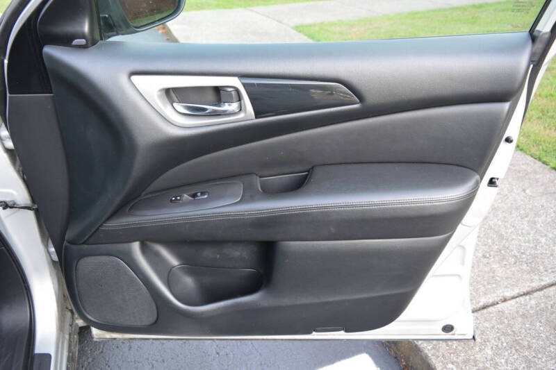 2019 Nissan Pathfinder S