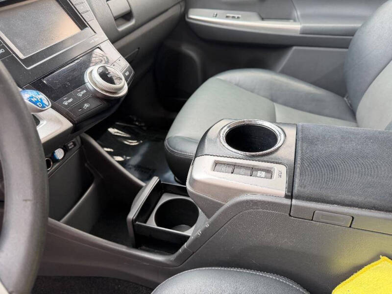 2012 Toyota Prius v