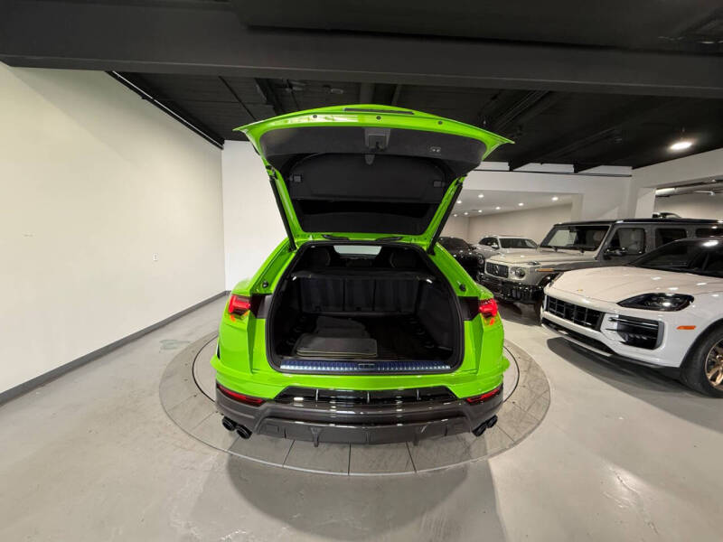 2024 Lamborghini Urus Performante