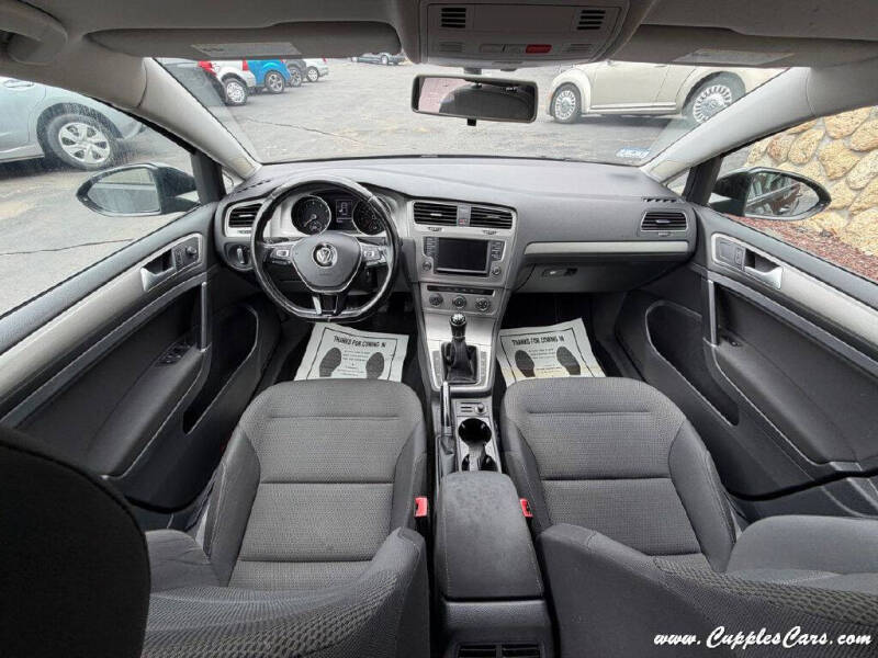 2016 Volkswagen Golf TSI S