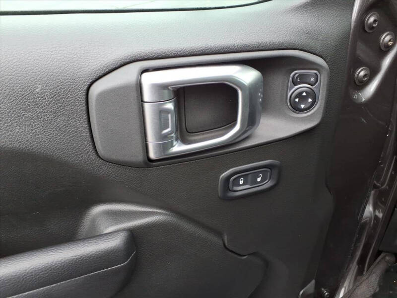 2024 Jeep Gladiator NightHawk