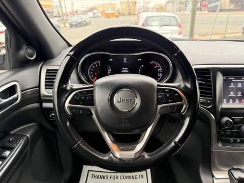 2020 Jeep Grand Cherokee Laredo
