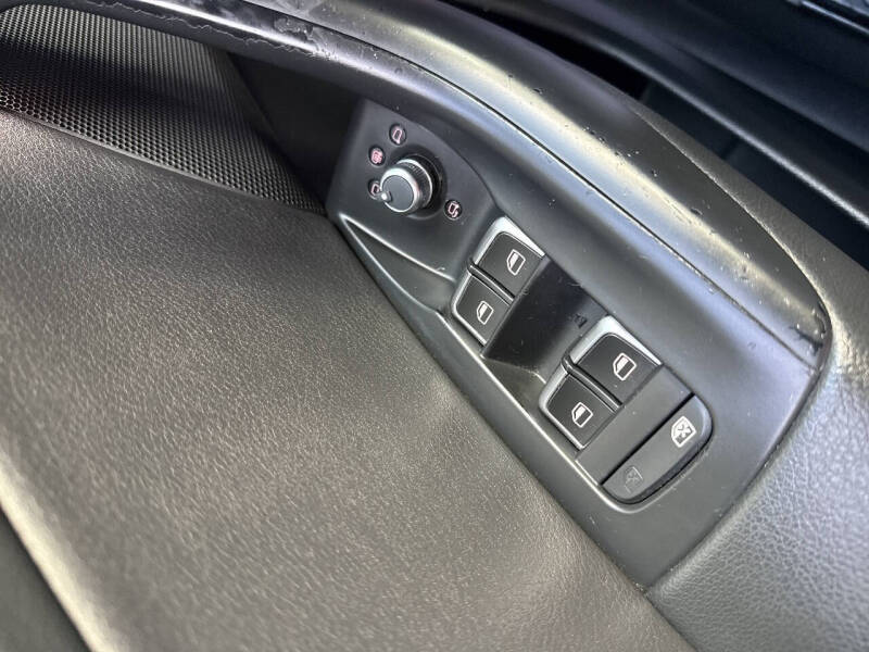 2016 Audi Q3 2.0T quattro Prestige