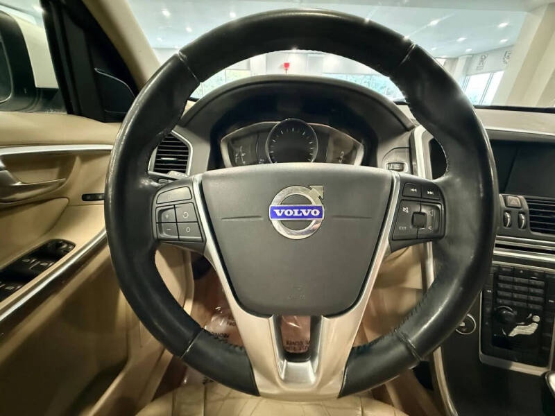 2015 Volvo XC60 T5 Drive-E Premier