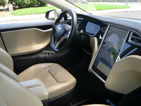2015 Tesla Model S 70D