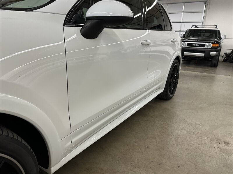 2013 Porsche Cayenne GTS