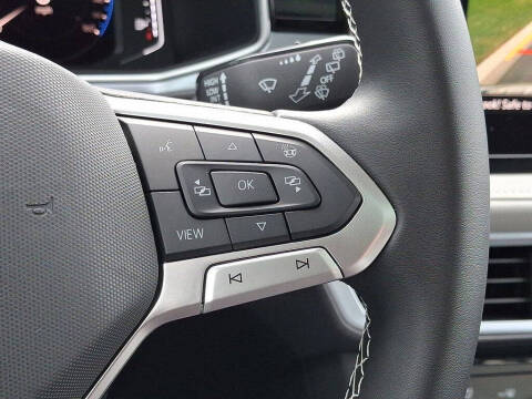 2025 Volkswagen Taos SEL 4Motion