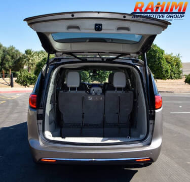 2017 Chrysler Pacifica Touring-L